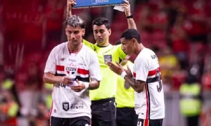 Ajax faz proposta de empréstimo pelo atacante Tete; São Paulo só aceita vender