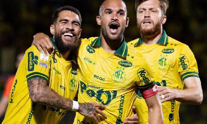 Análise: Mirassol resolve nos escanteios e sai do Z-4 do Brasileirão após quatro meses