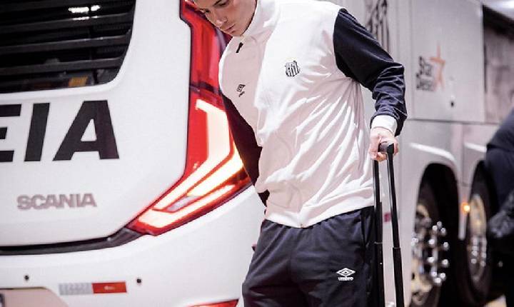 Barreal, do Santos, é só advertido pelo STJD e cumpre suspensão automática contra o Grêmio