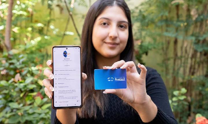 Barueri amplia serviços digitais e permite recarga de transporte via WhatsApp
