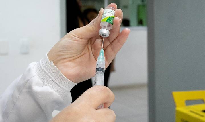 Barueri leva vacinação à população e aplica mais de 4 mil doses em um mês