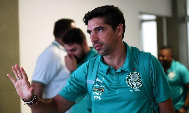Clássico, mata-mata e final da Libertadores: calendário do Palmeiras preocupa Abel Ferreira