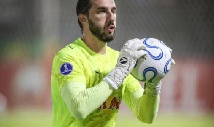 Cleiton lamenta chances desperdiçadas pelo Bragantino em derrota para o River Plate