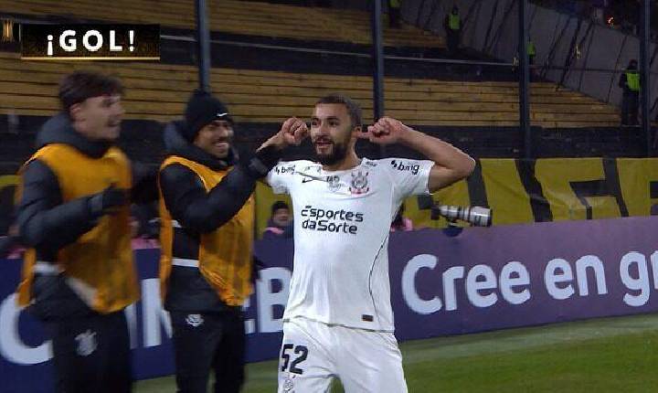 Corinthians arranca empate com Peñarol e garante 1º lugar do grupo na Libertadores