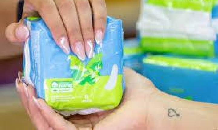 Em dois anos, mais de 3 milhões de pessoas receberam absorventes na Farmácia Popular
