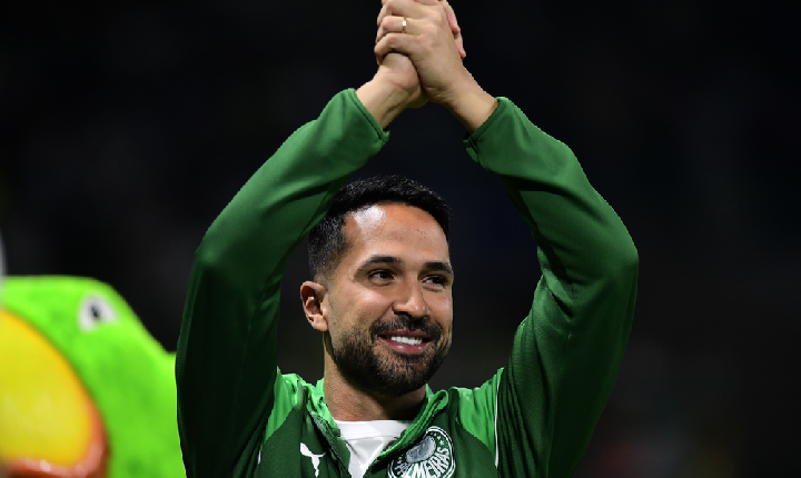 Feliz no México, Luan acompanha a Copa de perto e planeja futuro no Palmeiras até depois de parar