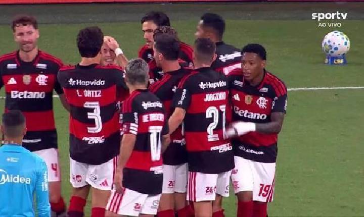 Flamengo bate o Bragantino no Maracanã e abre três pontos na liderança do Brasileirão