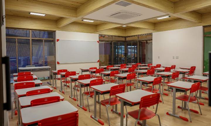 Governo de SP investiu R$ 10,6 milhões por mês em obras de escolas das redes municipais