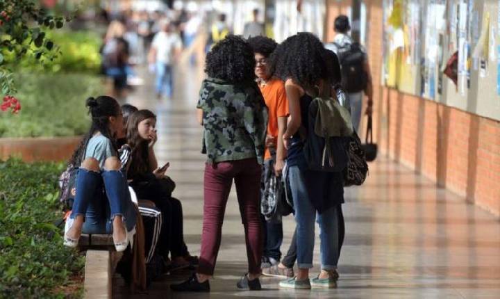 Governo do Brasil disponibiliza 670 vagas em cursos gratuitos de para mulheres e pessoas negras