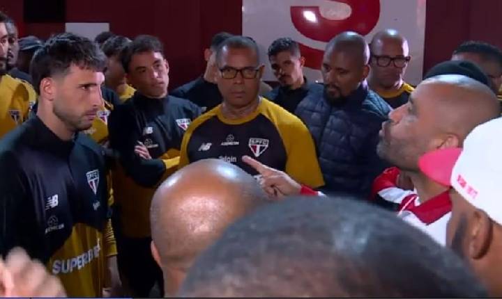 Jogadores do São Paulo são alvos de protestos, e Calleri diz: 