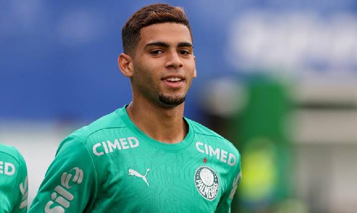 Joia do Palmeiras recusou proposta da Arábia Saudita, virou titular e é 