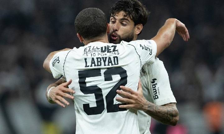 Labyad decide vitória do Corinthians e comemora fase artilheira: 