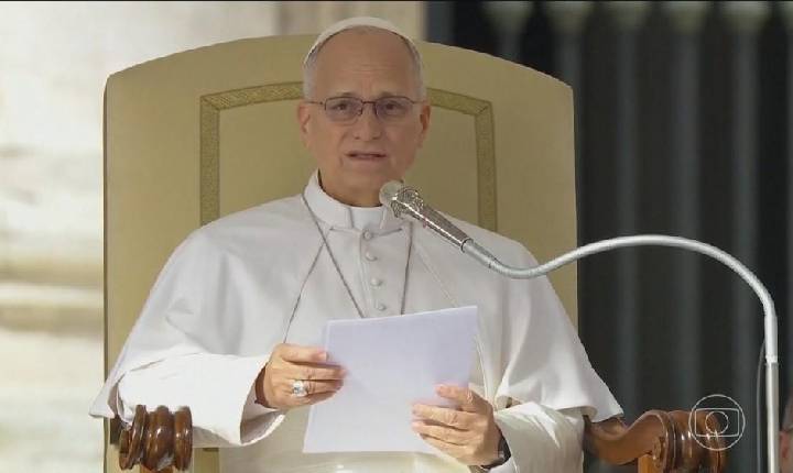 Leão XIV se torna o primeiro papa em exercício a votar em uma eleição nacional
