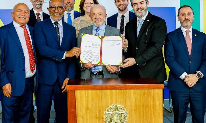 Lula assina Estatuto da Segurança Privada: 'Estabelecimento da dignidade profissional'