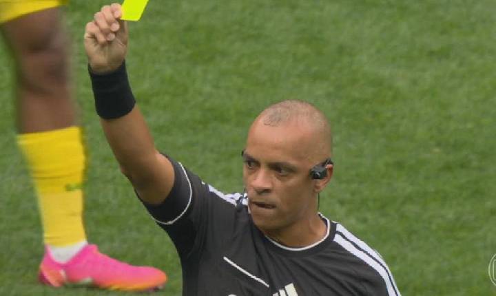 Mãe de Wilton Pereira Sampaio foi à missa agradecer após estreia do árbitro na Copa: ‘Fiquei muito emocionada'