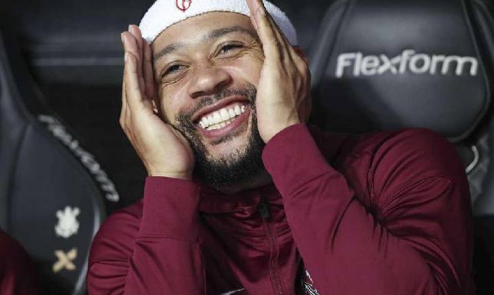 Memphis Depay é oferecido a clube brasileiro após Corinthians decidir não renovar