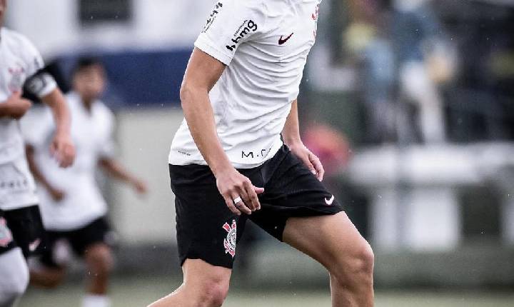 Miguel Moscardo chega a 100 gols em três anos na base do Corinthians