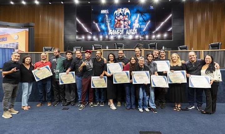 Naja recebe homenagem pelos 40 anos de história