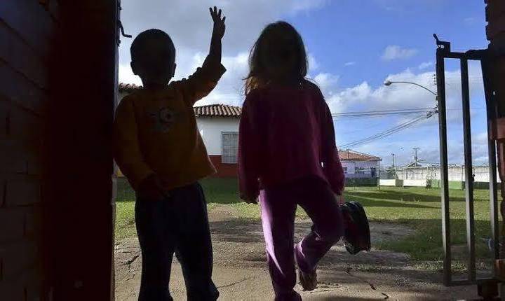 'O silêncio não protege as crianças. O silêncio só protege o abusador', diz Janine Mello