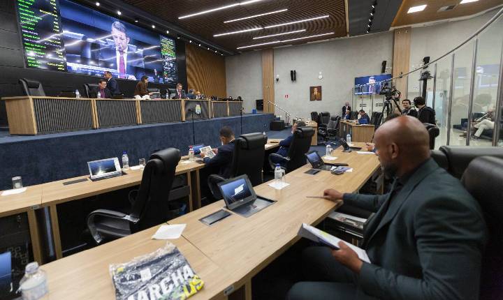 Programa incentiva criação de rede de apoio para idosos