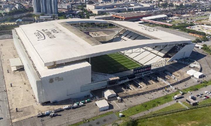 Santos negocia com Corinthians para receber Coritiba, pelo Brasileirão, na Neo Química Arena
