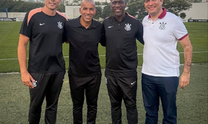 Treino do Corinthians: Emerson Sheik visita elenco em segundo dia de trabalho de Seedorf