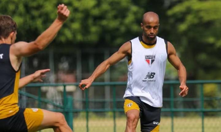 Treino do São Paulo: Lucas Moura se aproxima de retorno aos jogos