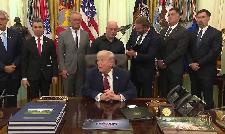 Trump diz que conversas com o Irã avançam, mas tensão volta a crescer no Estreito de Ormuz