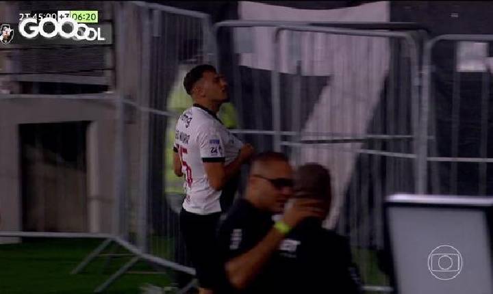 Vasco marca no último minuto e empata com o Flamengo pelo Campeonato Brasileiro