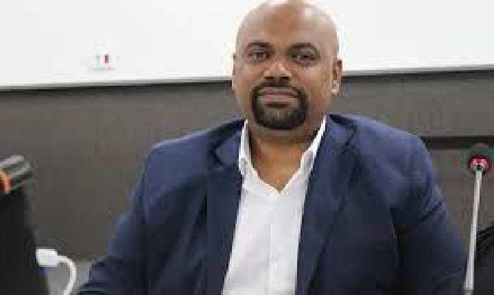 VEREADOR ARLEN SANTOS PEDE A REVITALIZAÇÃO DE PRAÇA DO JARDIM MARIA BEATRIZ, EM CARAPICUÍBA