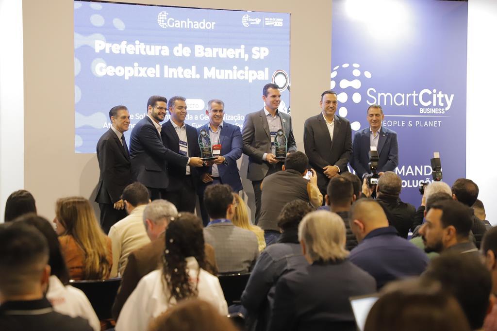 Barueri se destaca no Smart City Business Brazil Congress & Expo com inovação em geolocalização