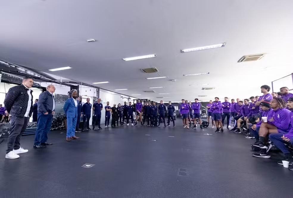 Corinthians recebe garantia da Federação e pega empréstimo para evitar atrasos de salários