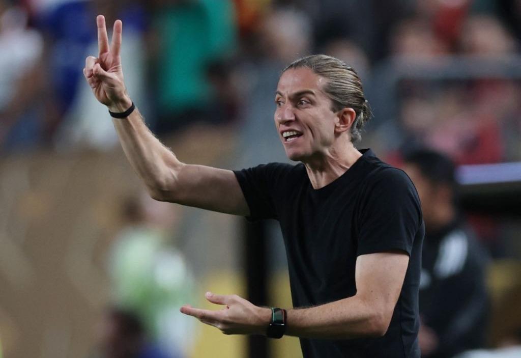 Filipe Luís espera Pedro em 