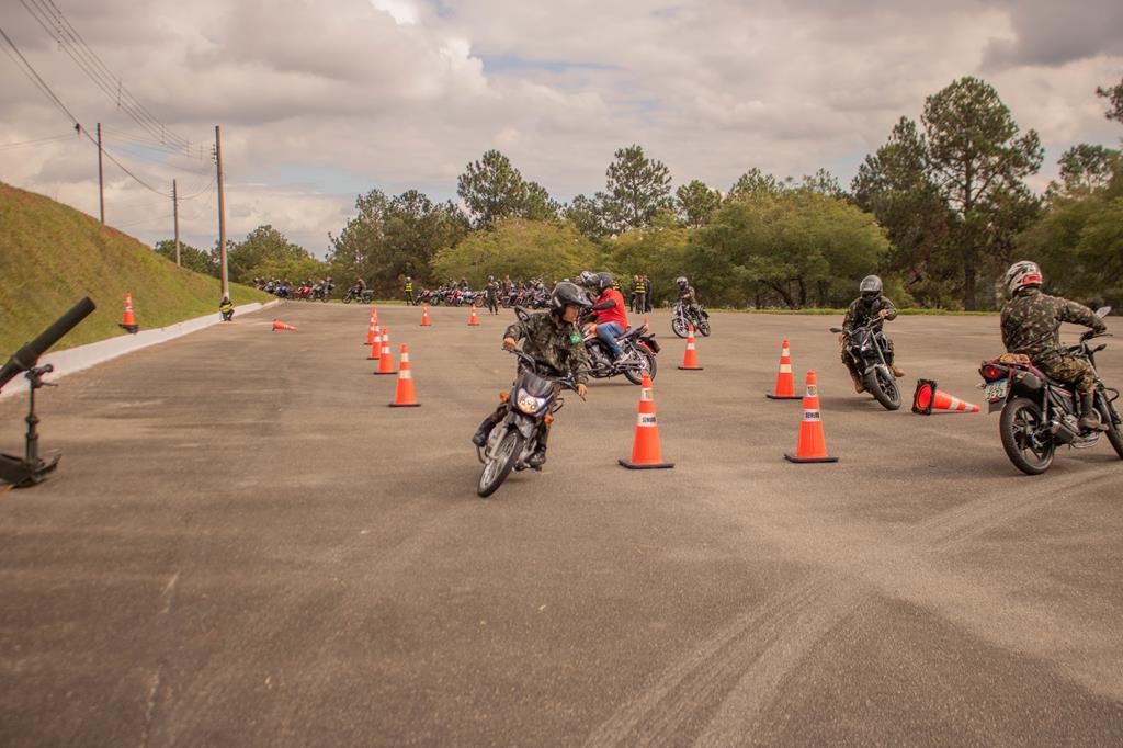Semurb organiza curso de pilotagem preventiva para militares do Exército