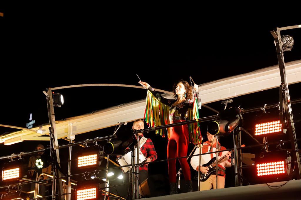 Show de Mariana Aydar, trio elétrico, forró e fogos de artifício encerram com brilho o Arraiá Barueri 2025