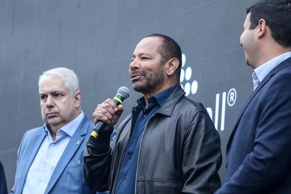 Todo-poderoso Neymar pai: empresário dá as cartas e mostra poder em decisões no Santos