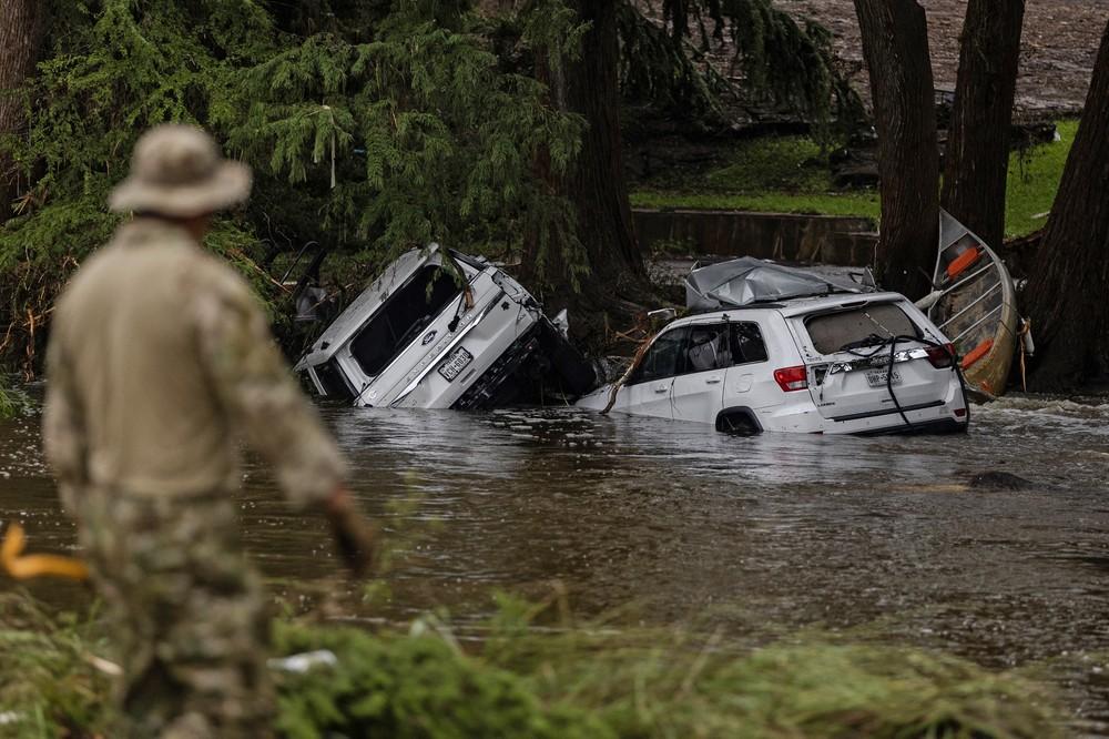 Chuva no Texas: excesso de umidade virou 'combustível' para rio subir 9 metros em 2 horas