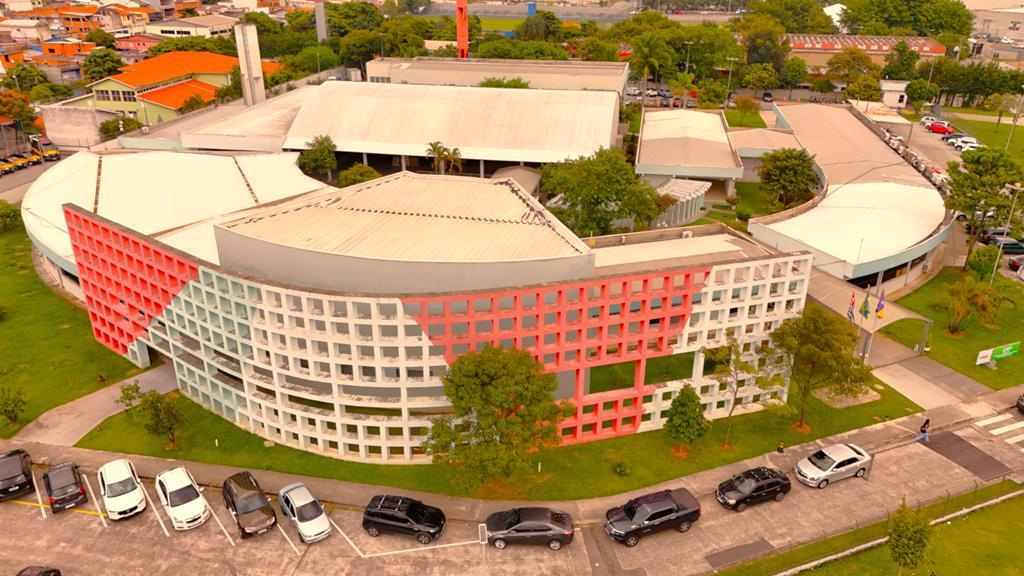 Secretaria de Educação, em parceria com a Apae de Barueri, promove orientação a educadores