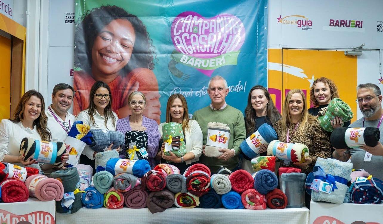 Secretário de Saúde de Barueri Milton Monti se reúne com a Primeira-Dama Damaris Piteri e faz doação de R$ 26.750,00 reais e mais de mil agasalhos para a campanha do agasalho