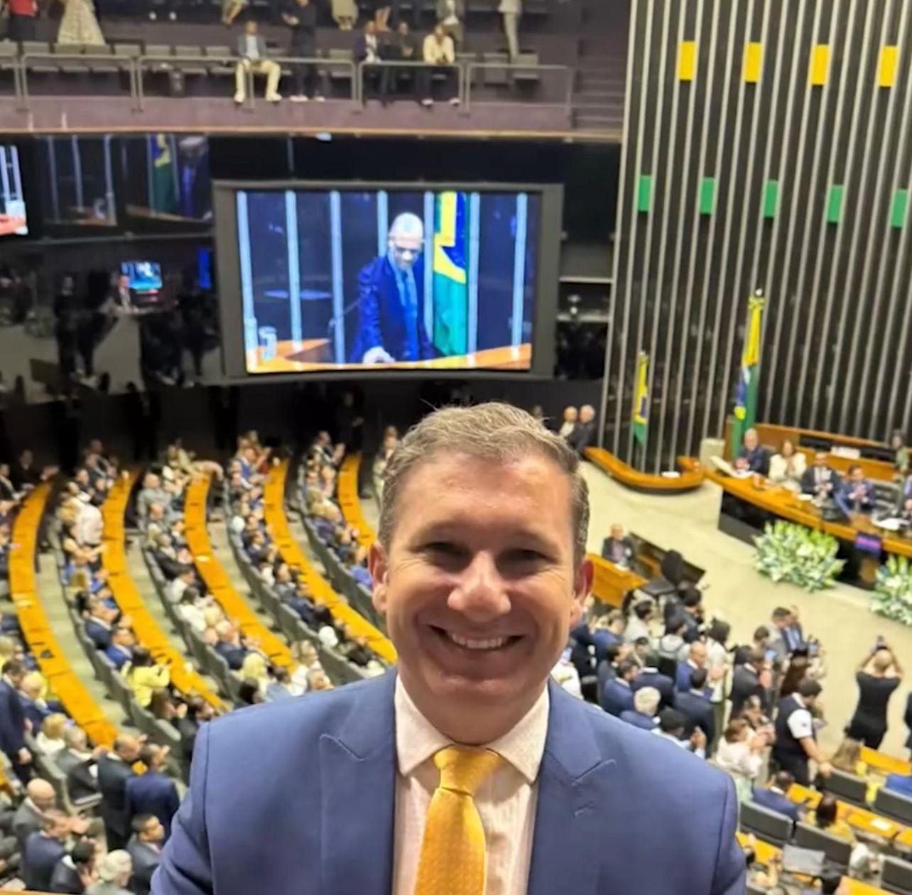 Ao lado do Presidente da Câmara dos Deputados Hugo Mota o Presidente da Câmara Municipal de Barueri Wilson Zufa participou dos 20 anos do Partido Republicanos