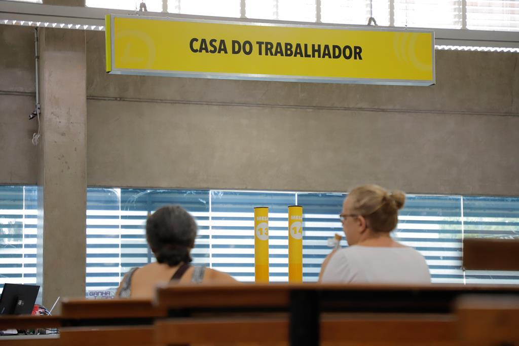 Casa do Trabalhador oferece 27 novas vagas de emprego nesta semana