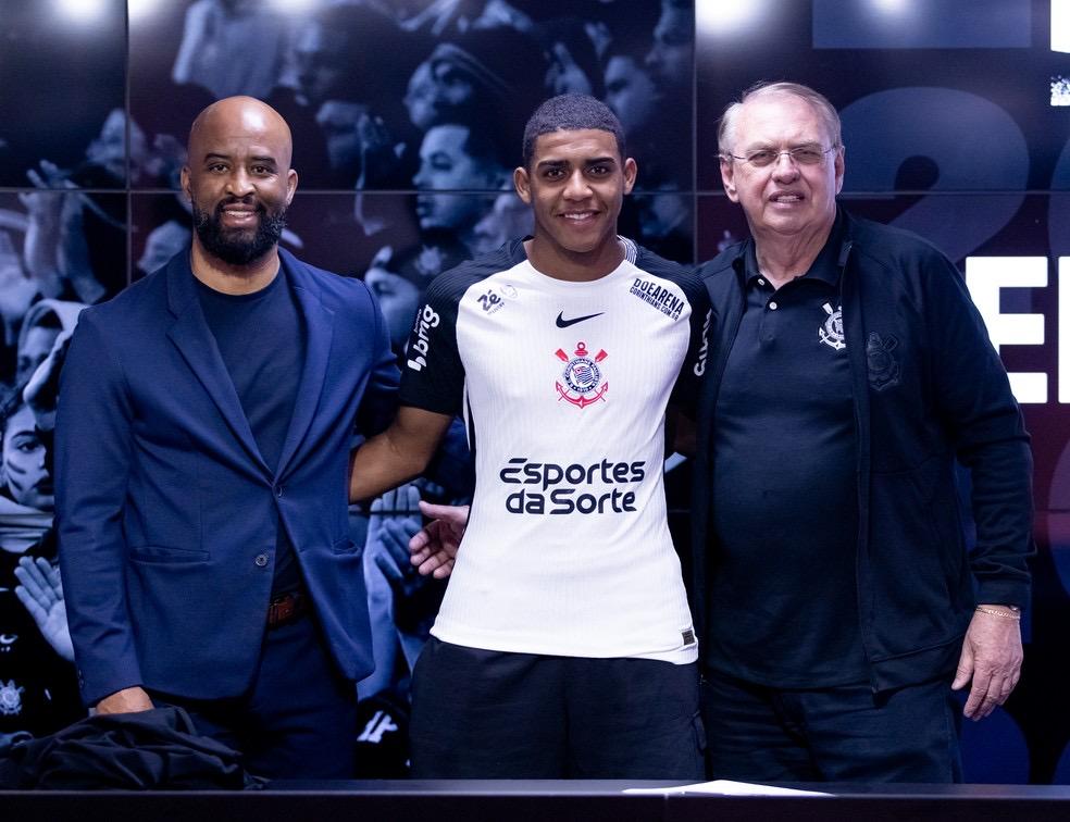 Corinthians renova com Gui Negão até 2030 e impõe multa de R$ 140 milhões para times nacionais