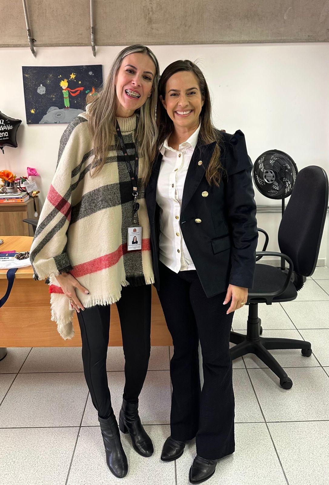 DEPUTADA CAMILA GODÓI ANUNCIA RECURSOS PARA ESCOLAS ESTADUAIS DE ITAPEVI