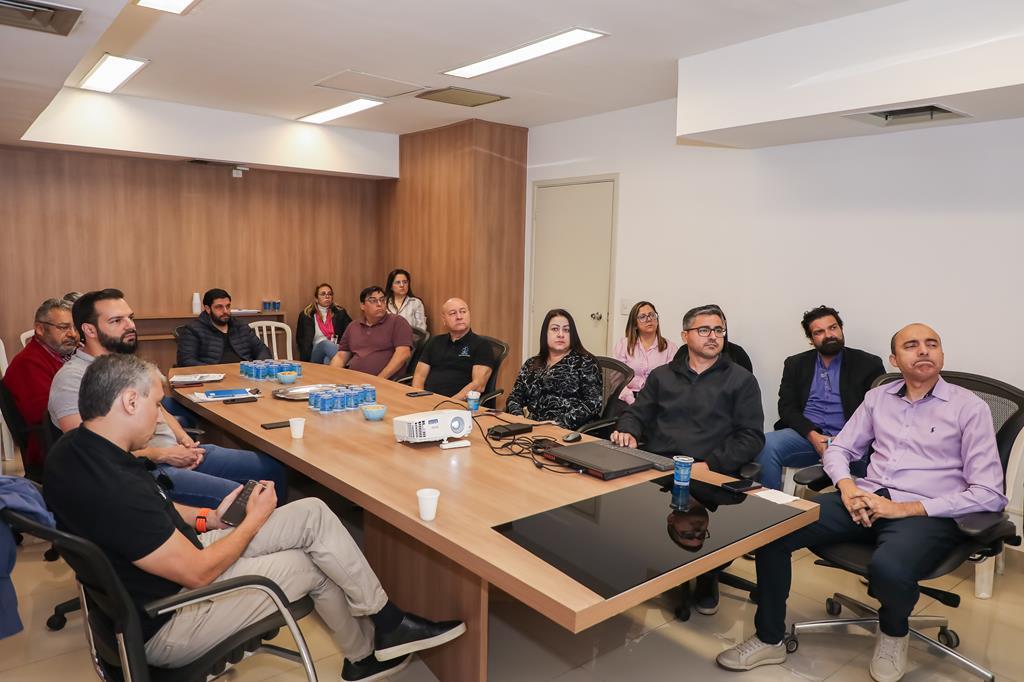 Barueri avança com projeto piloto de autovistoria digital para facilitar fiscalização e apoiar negócios