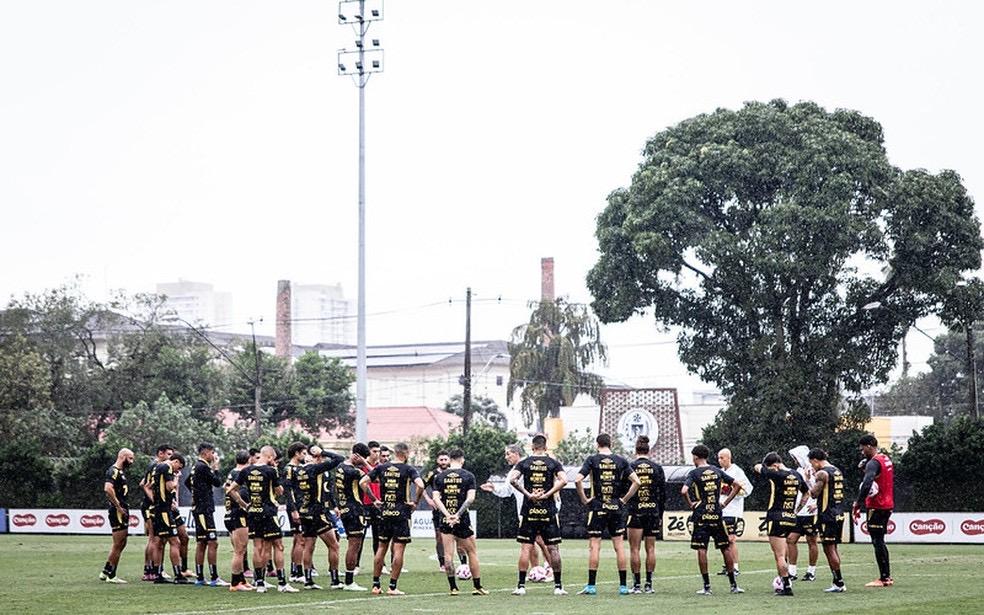 Desempenho perfeito em casa pode livrar Santos do rebaixamento; simule os jogos