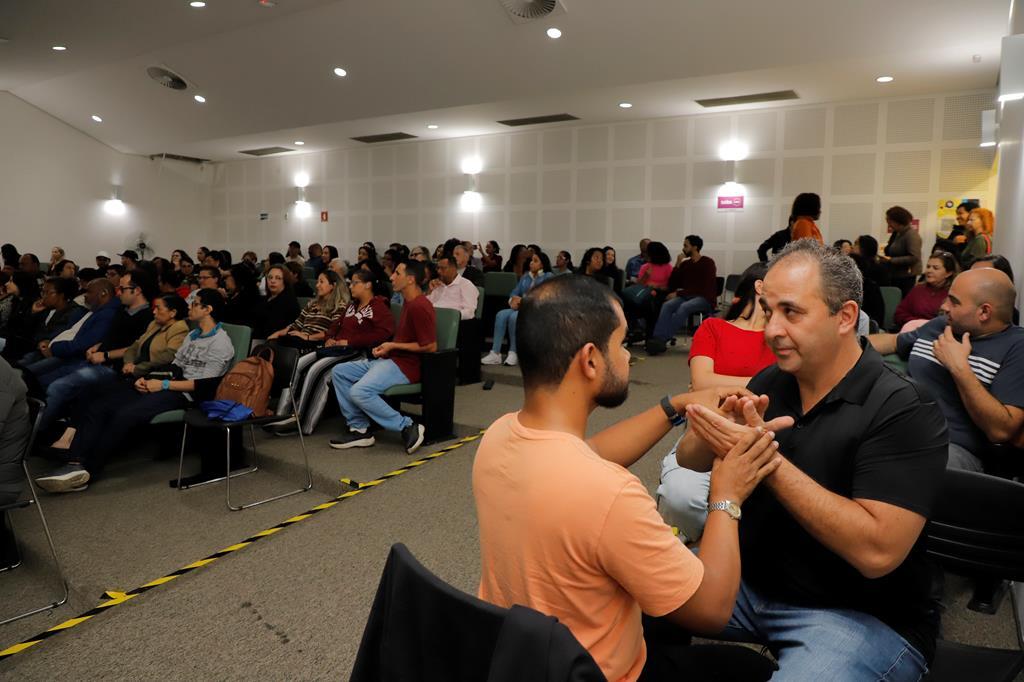 Barueri realiza mais uma edição do Café com Libras dia 14