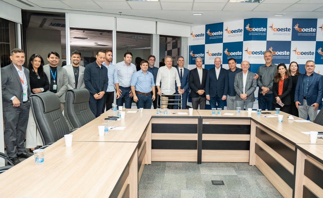 Prefeito de Barueri Beto Piteri participou da reunião com os Prefeitos da CIOESTE junto a Diretoria da Enel