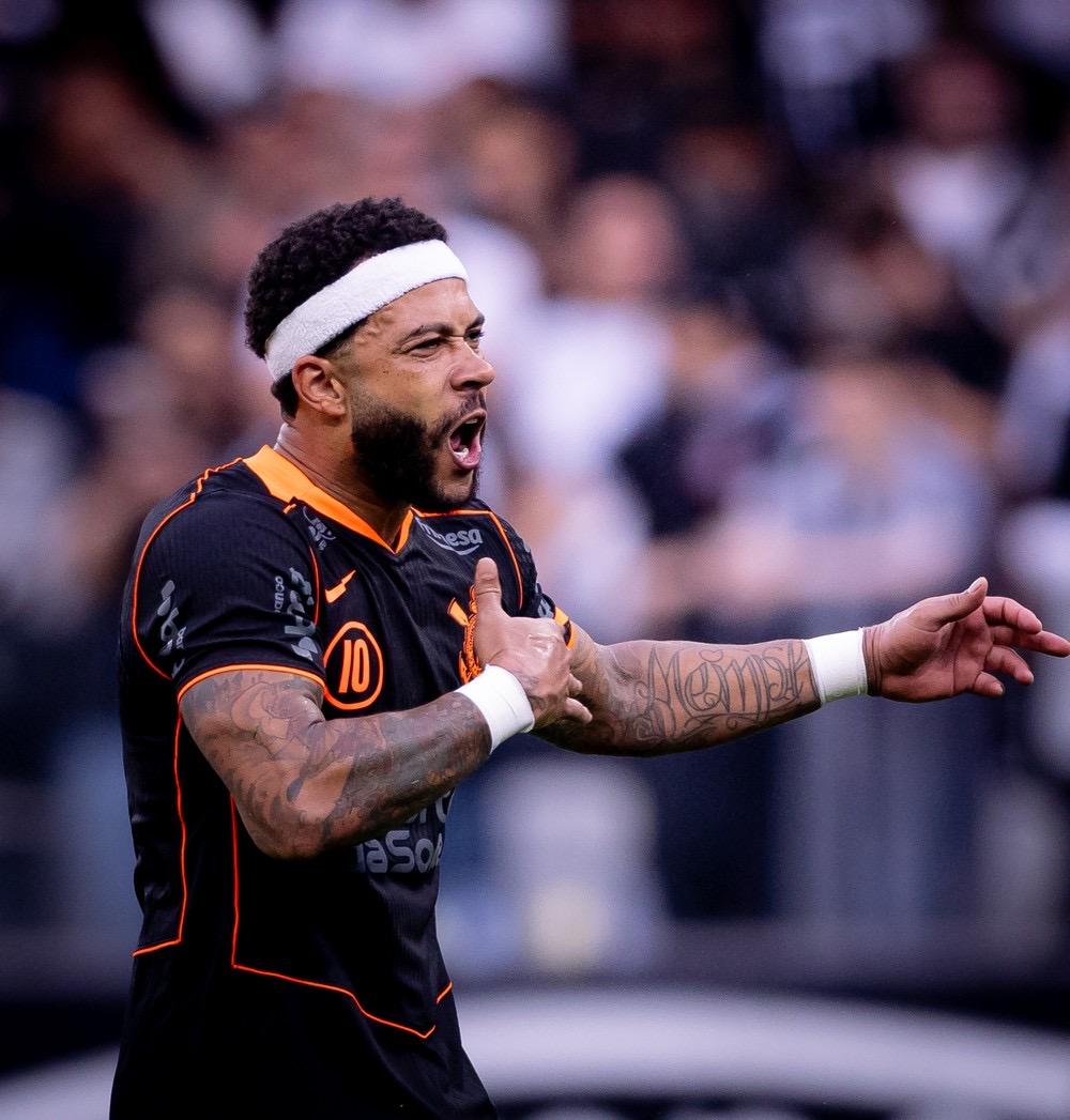 Presidente do Corinthians dá outra versão de ata da reunião e diz que Memphis ofereceu sair de hotel