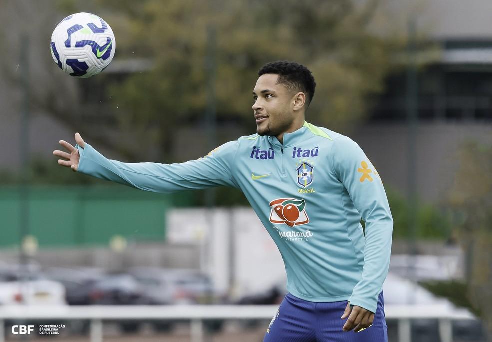 STJD adia sessão que vai julgar Vitor Roque, do Palmeiras