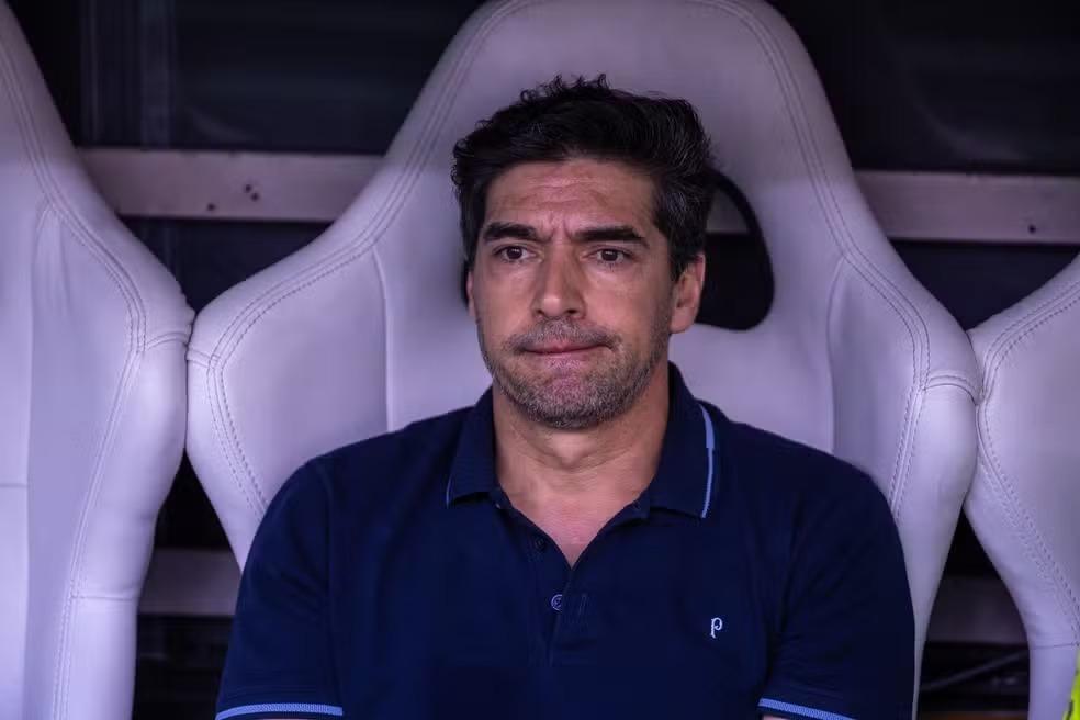 Abel faz balanço do ano do Palmeiras e ataca a imprensa: 
